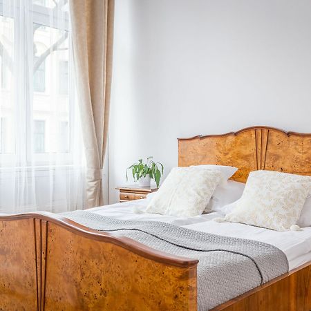 Fragola Budget Apartments & Rooms คราคูฟ ภายนอก รูปภาพ