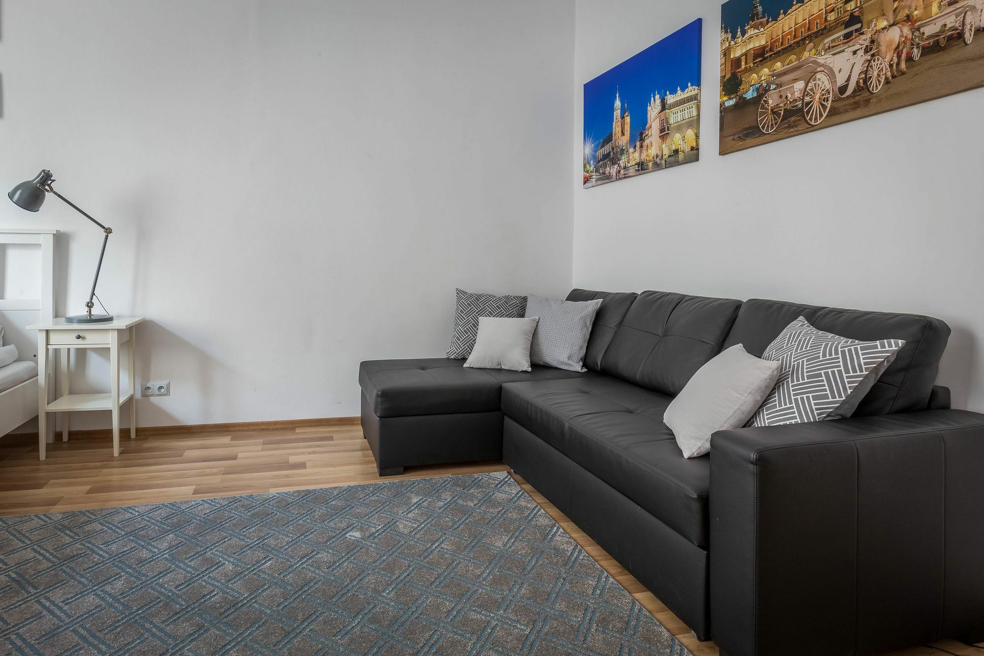 Fragola Budget Apartments & Rooms คราคูฟ ภายนอก รูปภาพ